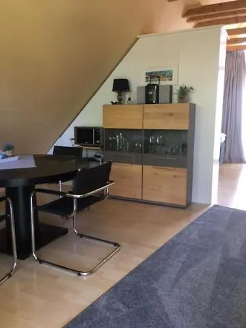 Stenzel 1 Apartman Laer